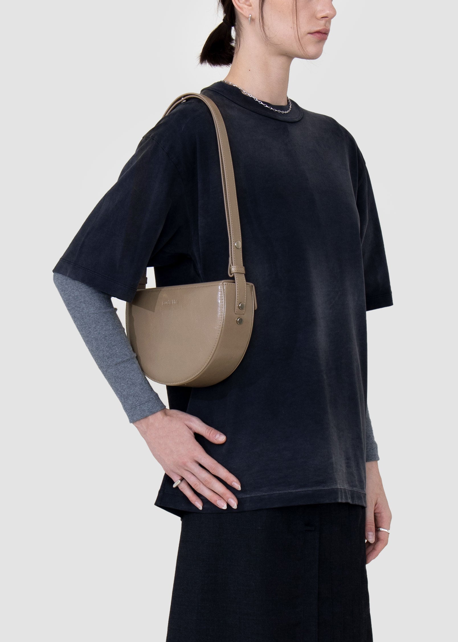 Nuit - Light Taupe Alias