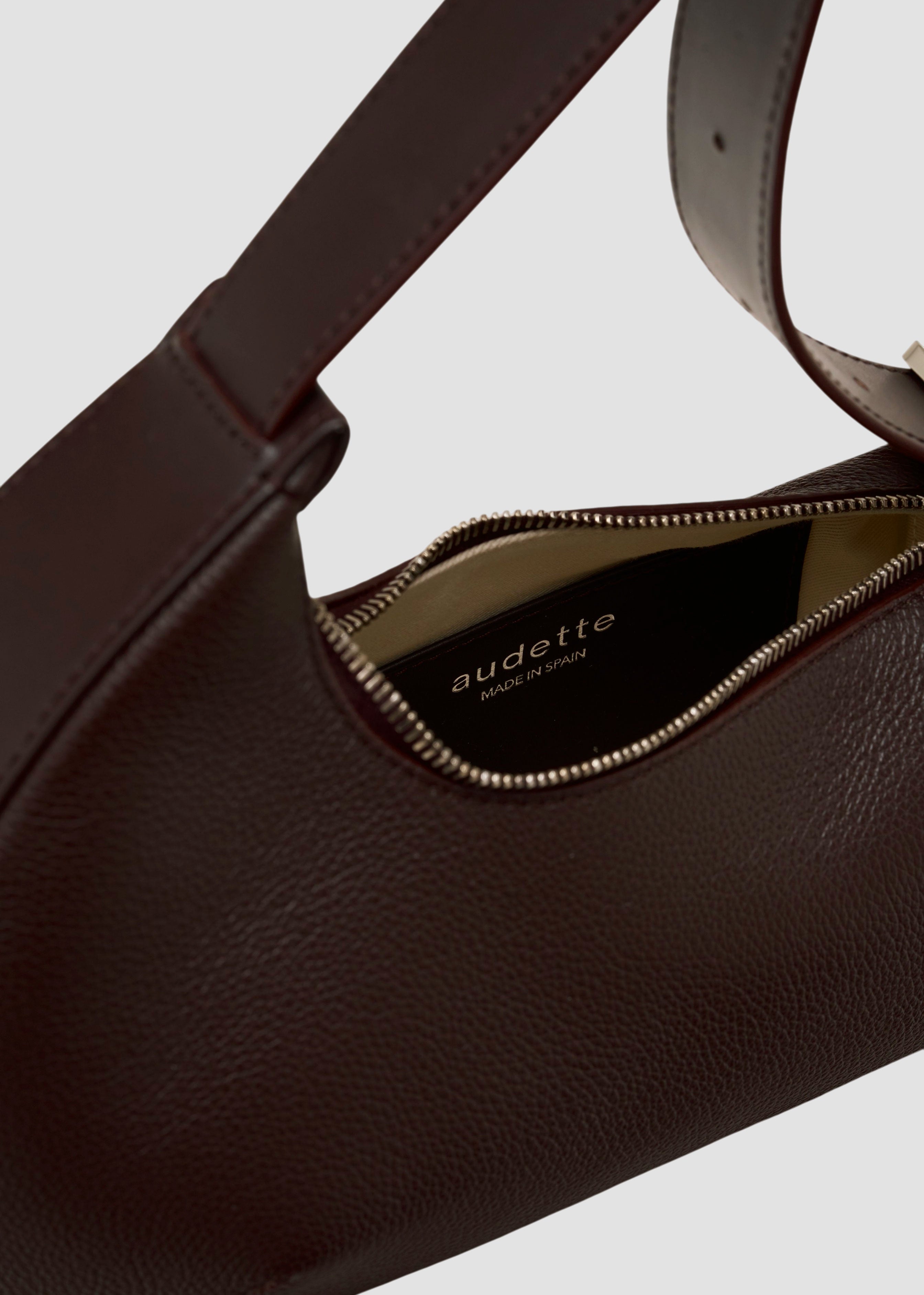 Gondol - Dark Brown Grained